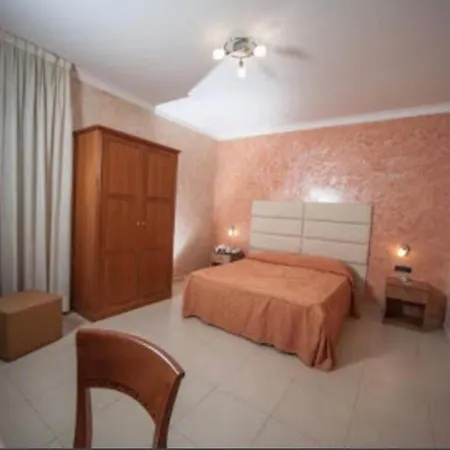 Pace Hotel Neapel